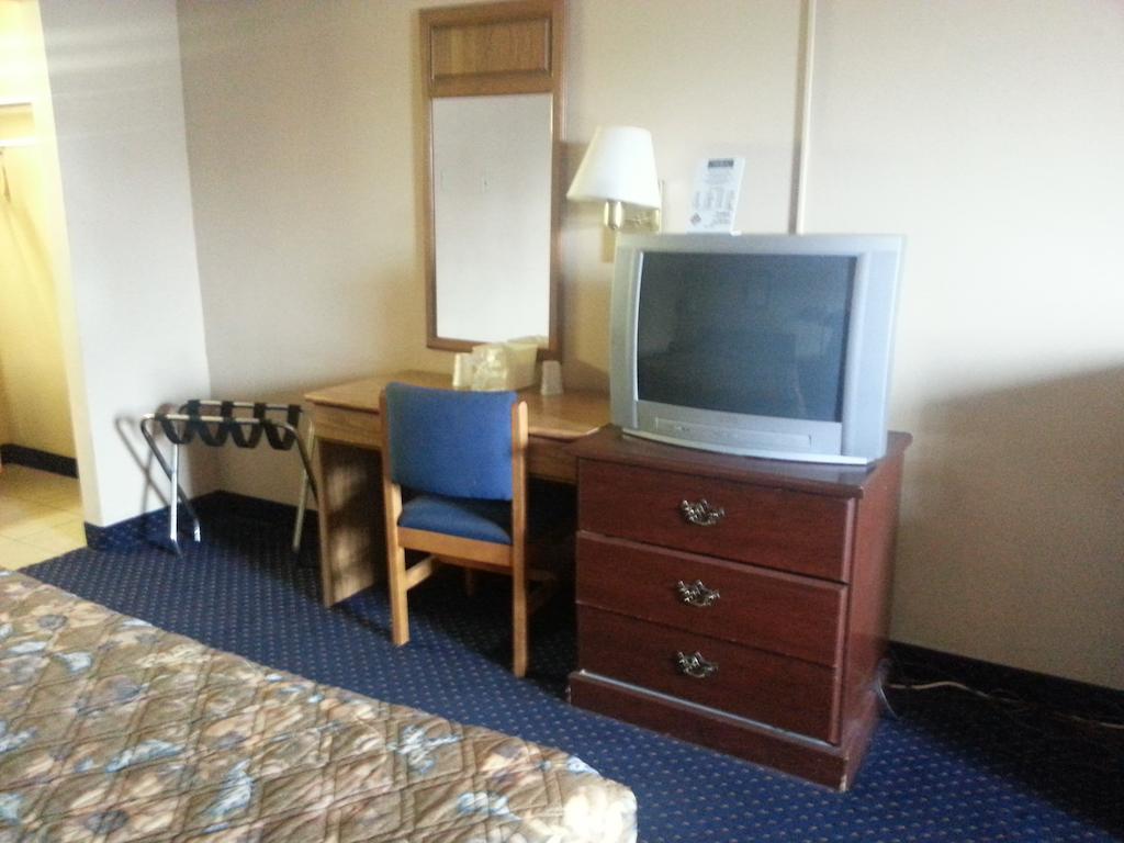America'S Best Inn & Suites Clarksville Кларксвил Стая снимка